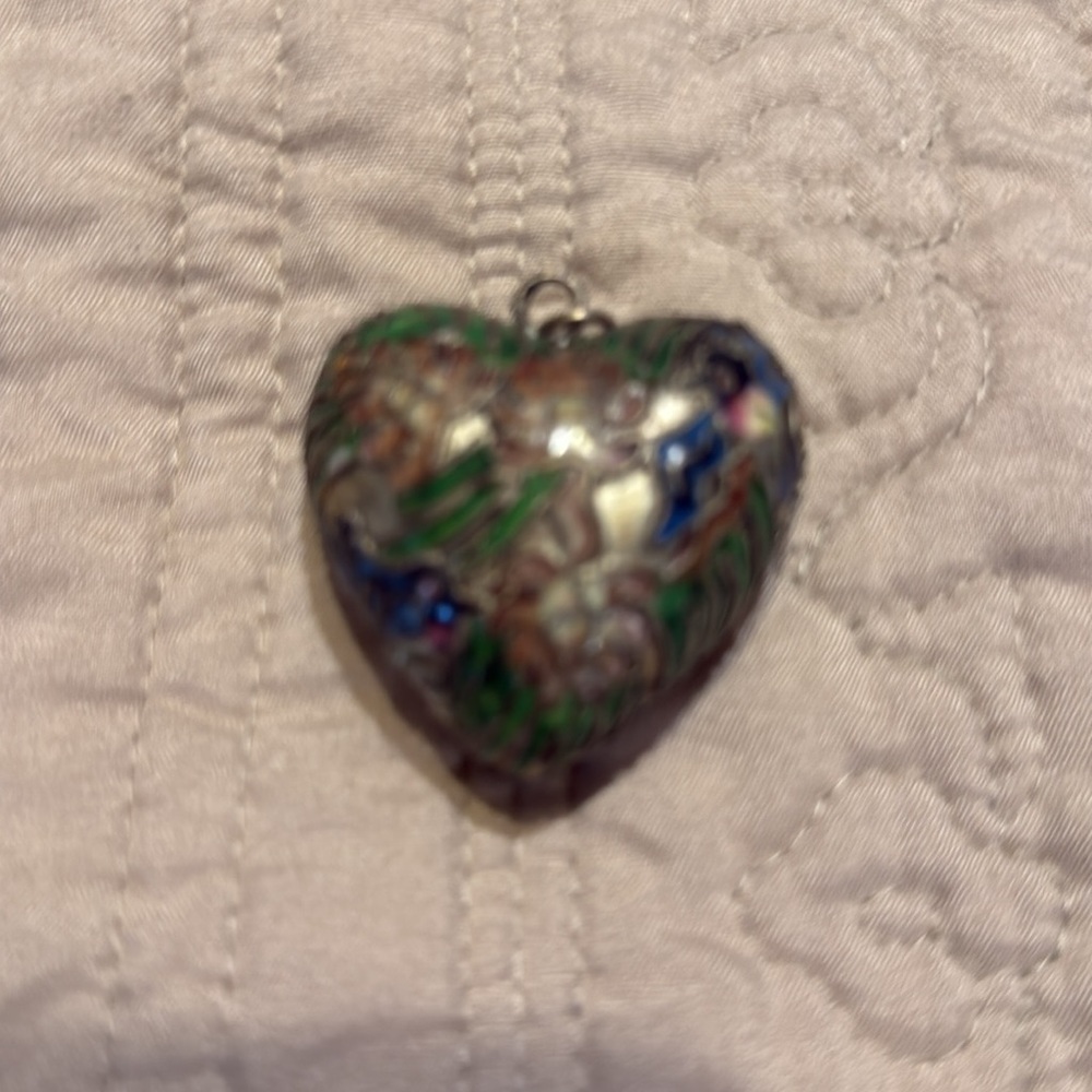Cloisonné Heart-Shaped Floral Pendant - Picture 2 of 5